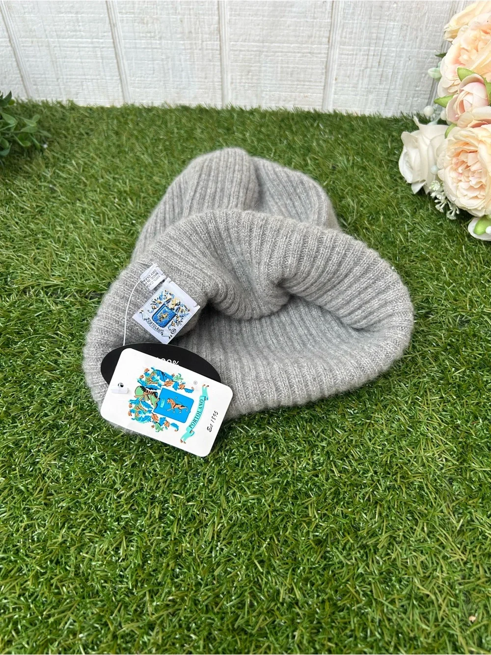 Portolano 100% Cashmere Hats for unisex /new in Light Grey $ 155